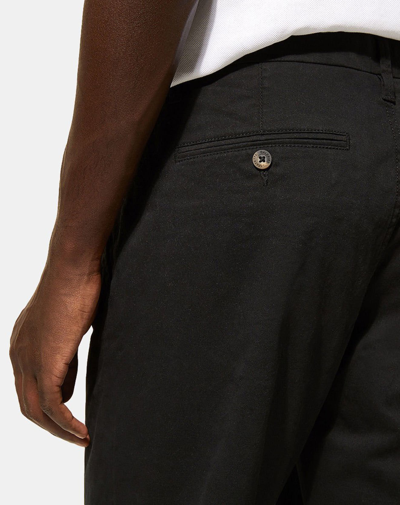 Galeries Lafayette Pantalon Chino droit Kutdroit  noir