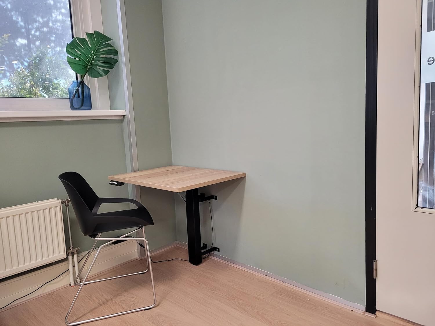 WallDesk höhenverstellbarer Wandtisch - Elektrisches Gestell - Höhe 59-125cm - Breite 55cm - Weiß - Mit Speicherfunktion