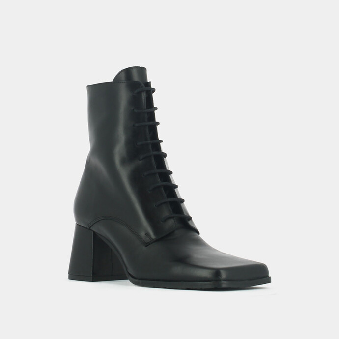 Bottines à bouts carrés et lacets  en cuir noir