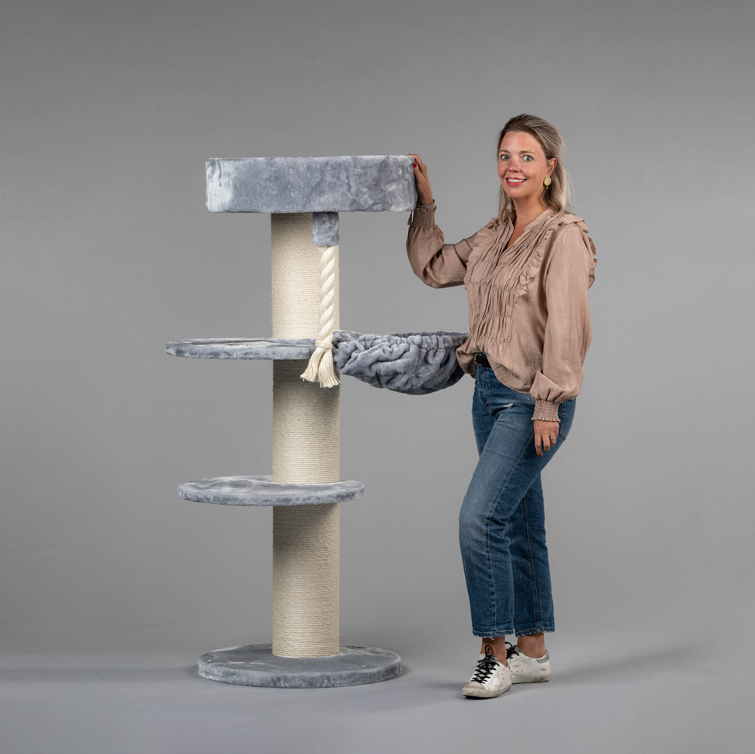 Poste arranhador Maine Coon Sleeper Plus, cinza