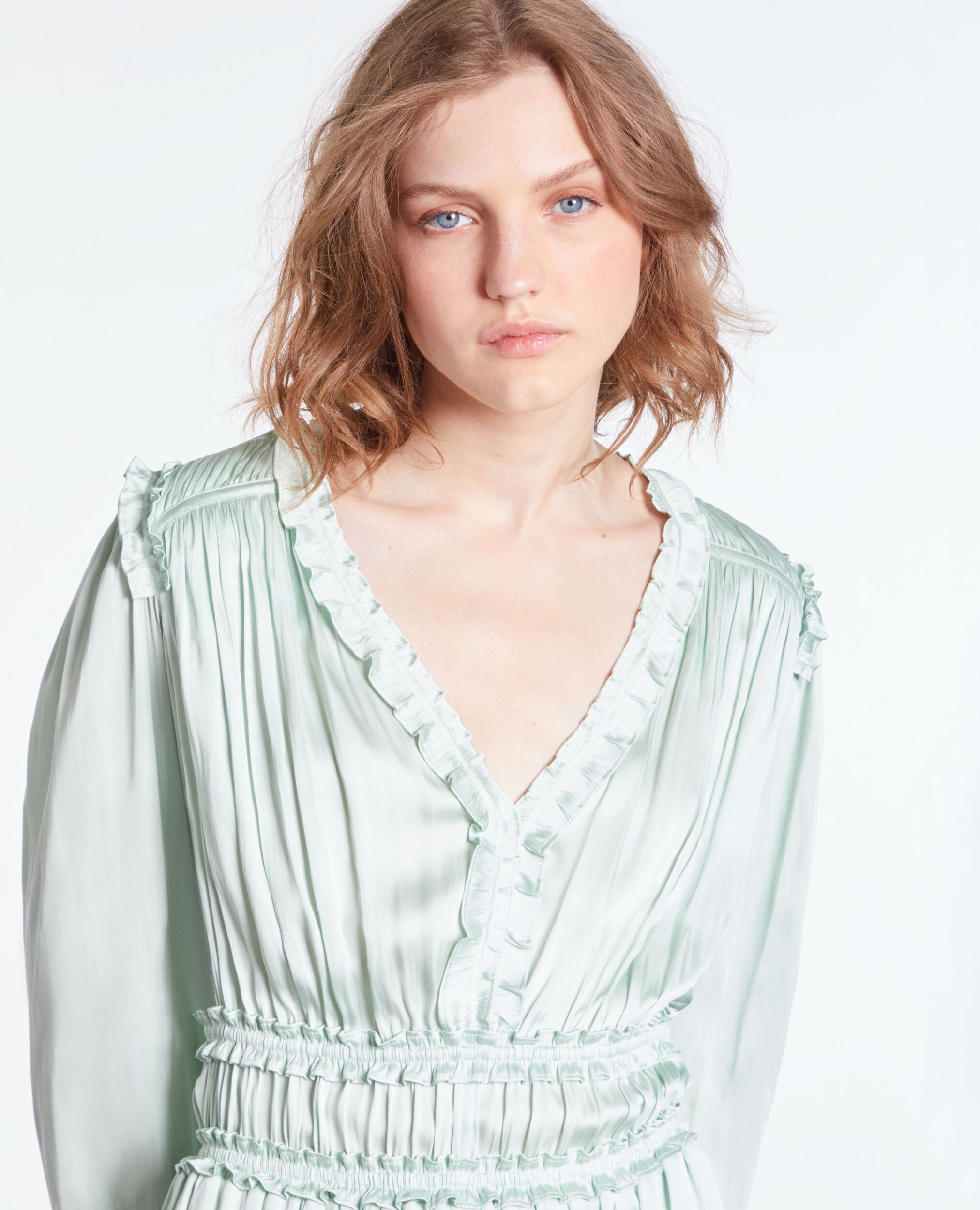Robe courte bleue avec fronces