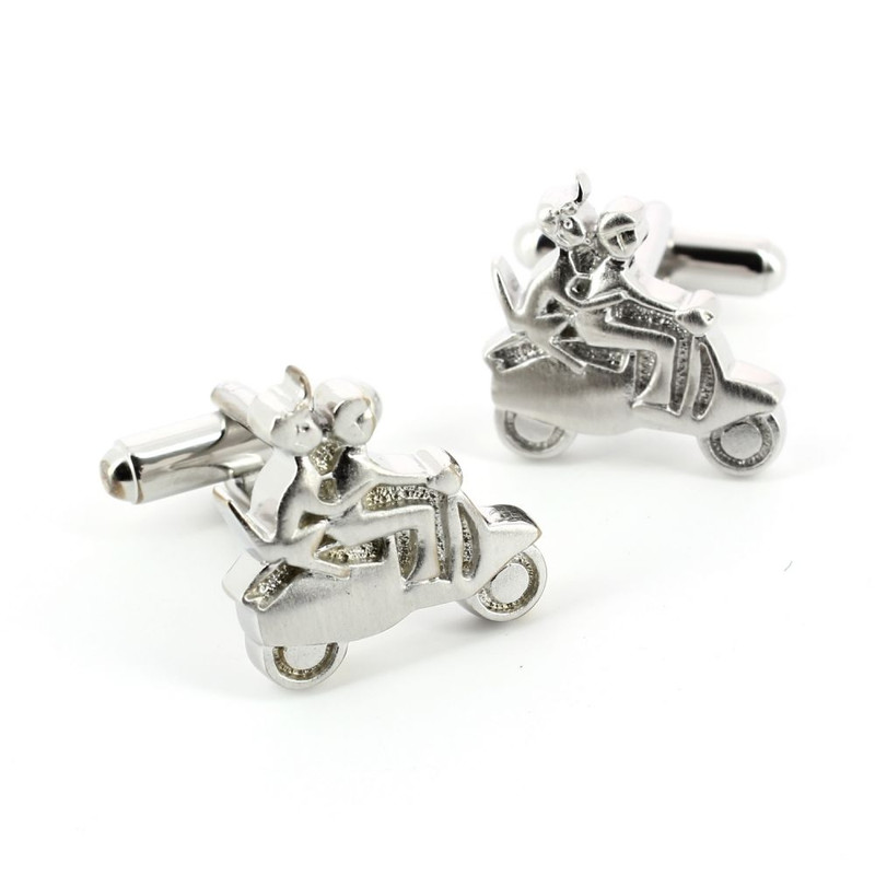 Boutons de manchette, Scooter