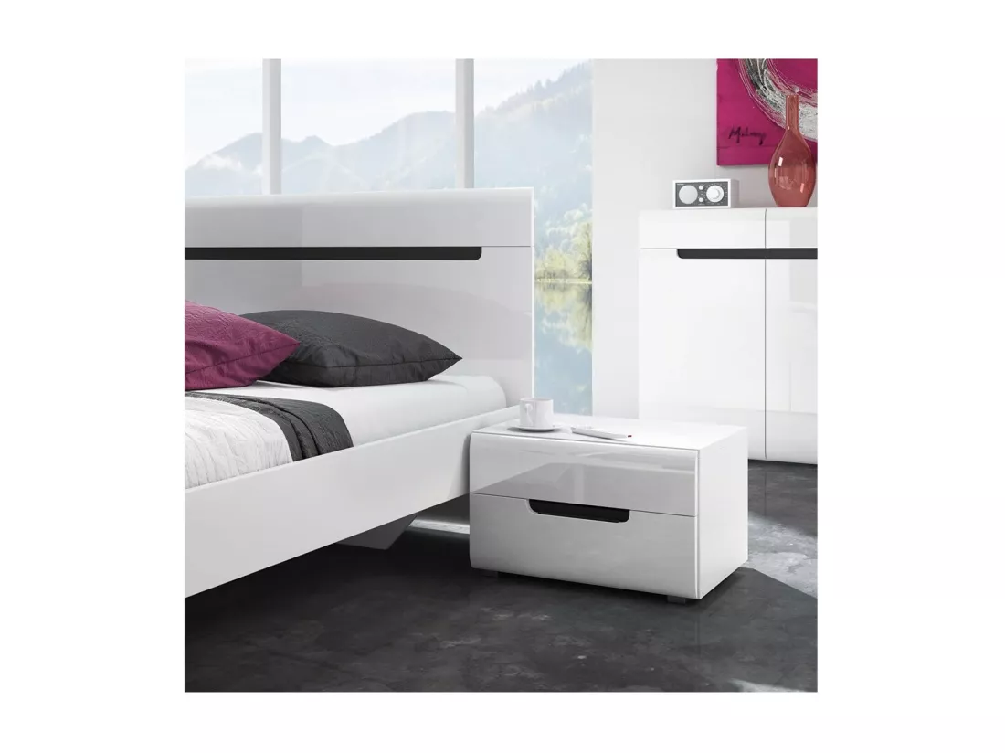 Chambre à coucher LUCIA : Armoire 4 portes + Lit 180x200 + 2 Chevets. Couleur blanc, style design