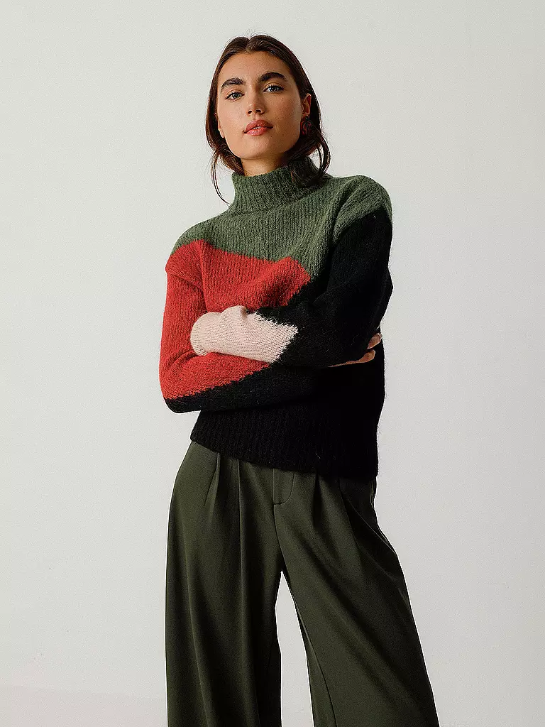 SKFK Rollkragenpullover AITZA bunt