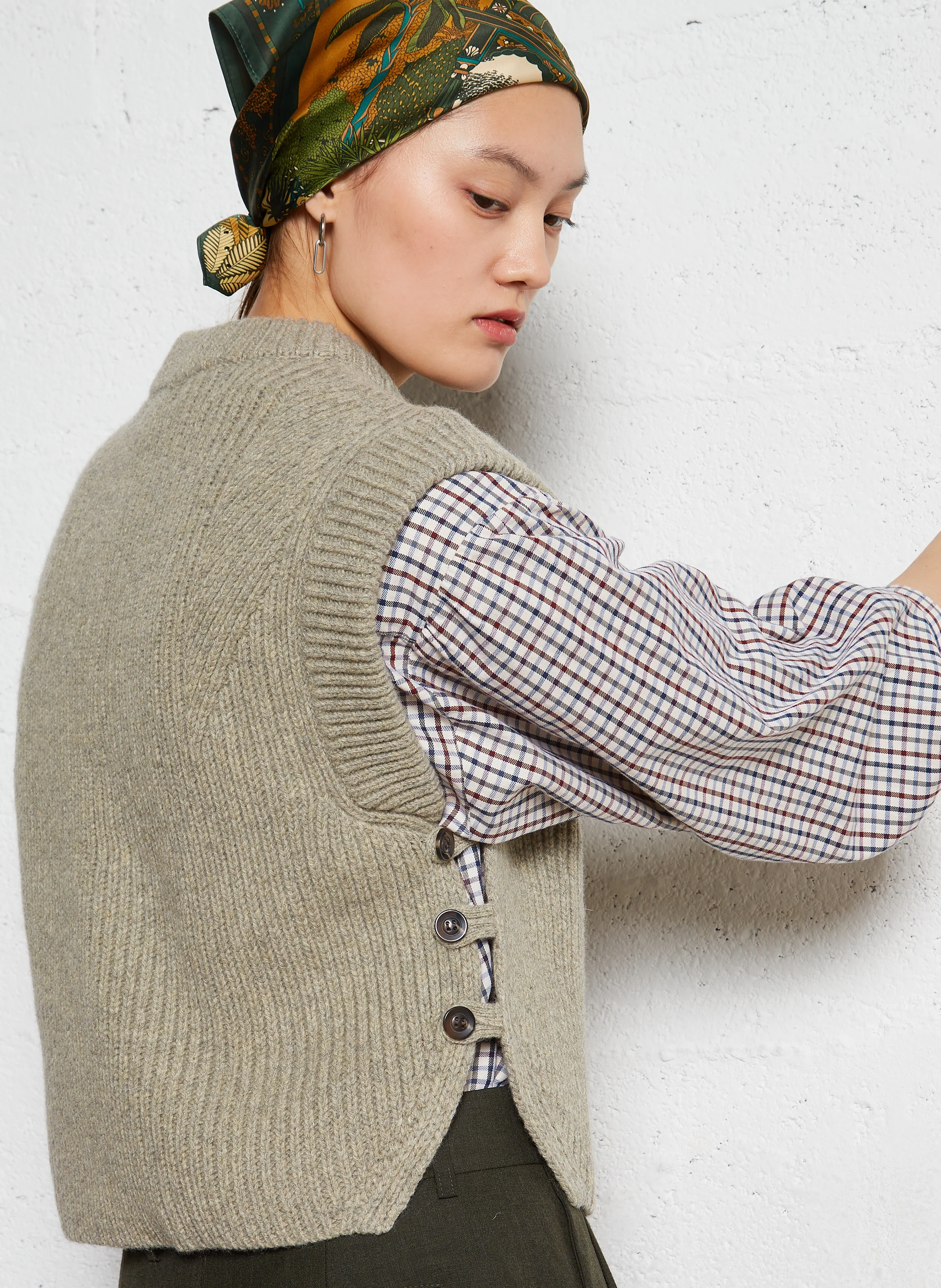 ALKY - Pull court sans manches droit à col rond en laine | Gris