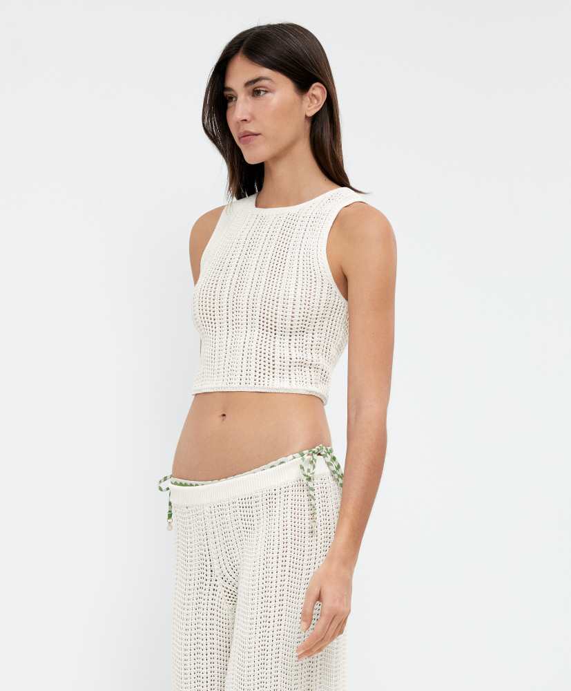 camiseta cropped de crochê
