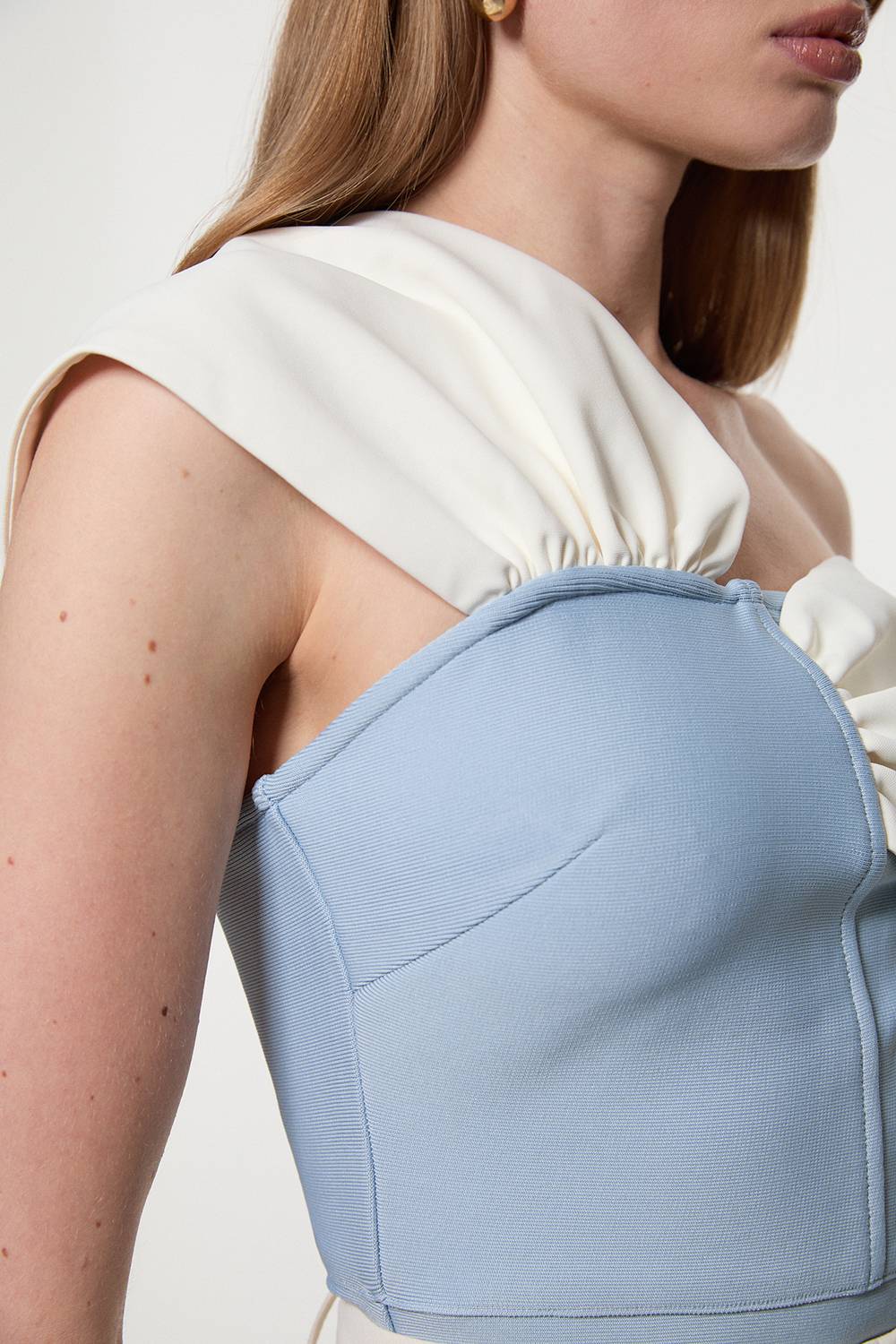 KarenMillen Haut Bandage Tricoté à Bretelle Asymétrique Près du Corps