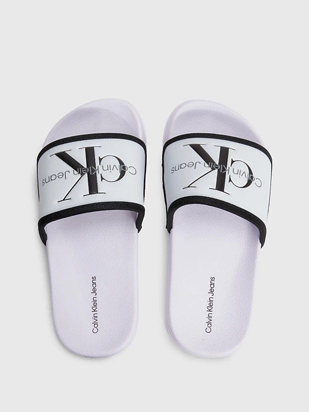 Pantufas infantis com logotipo