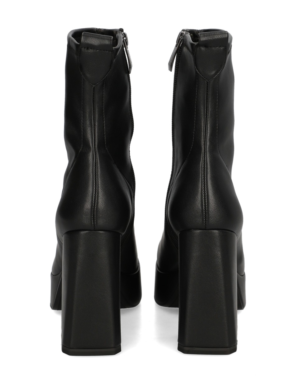 Stiefelette