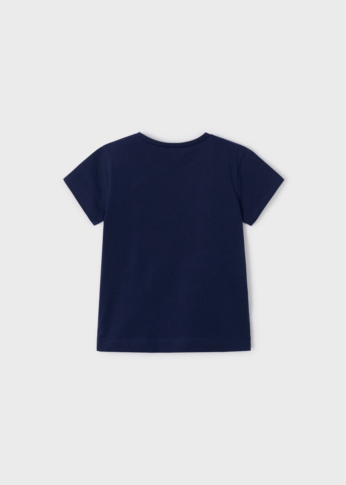 Camiseta de manga curta para meninas, feita de algodão sustentável.
