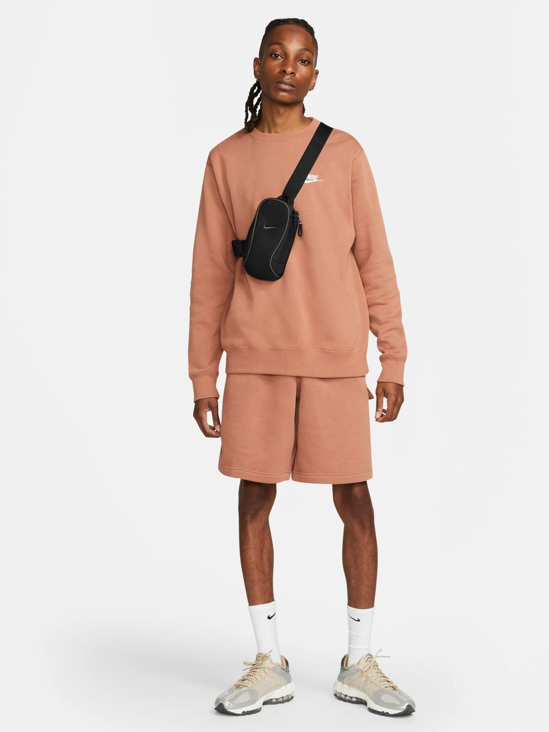 Nike Sportswear Essentials crossbodytas (1L)