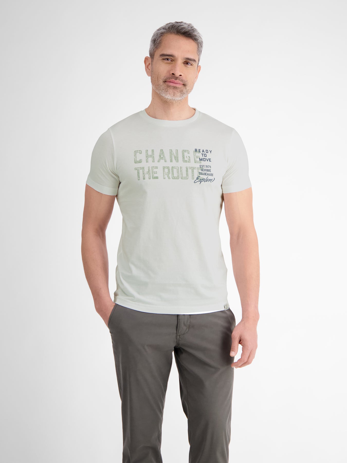Unifarbenes T-Shirt mit Print
