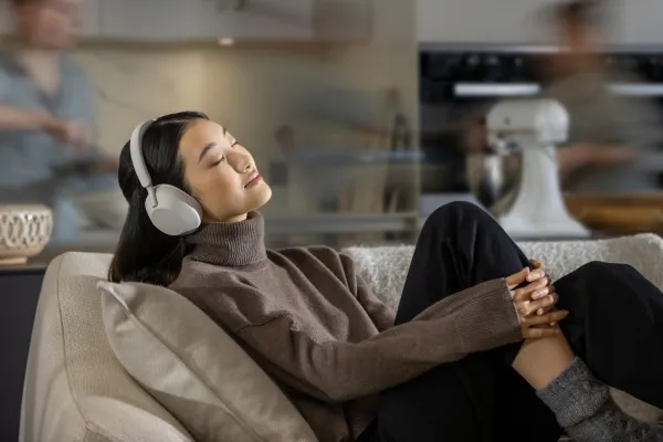 [OUTLET] - Sony WH-1000XM5 - Hovedtelefoner med mik. - fuld størrelse - Bluetooth - trådløs, kablet - aktiv støjfjerning - 3,5 mm jackstik - sølv