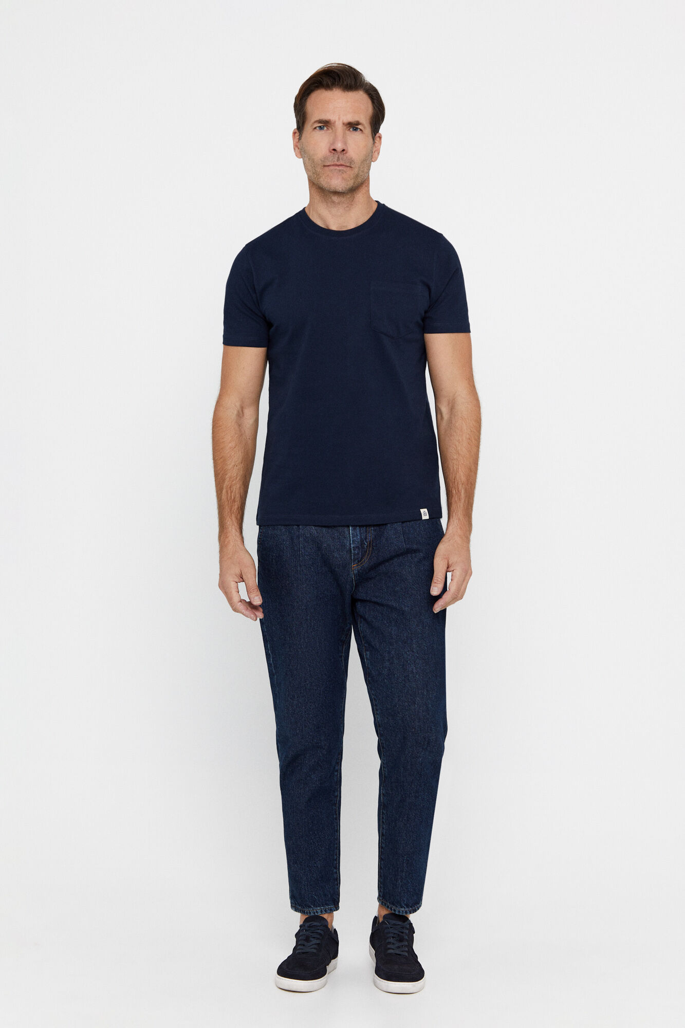 Camiseta básica com bolso - Azul marinho