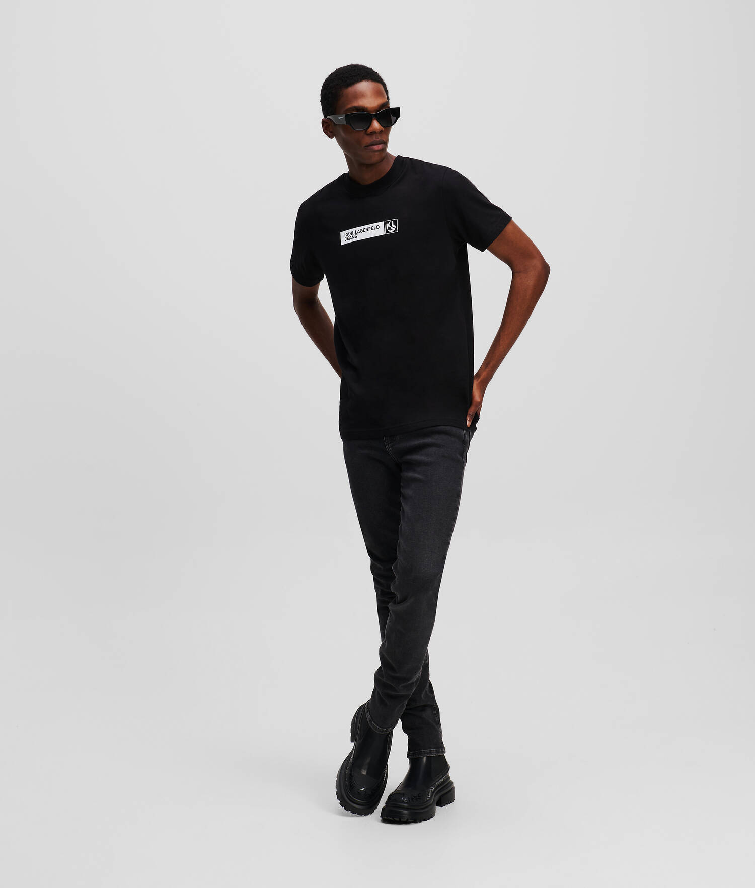T-SHIRT AJUSTÉ