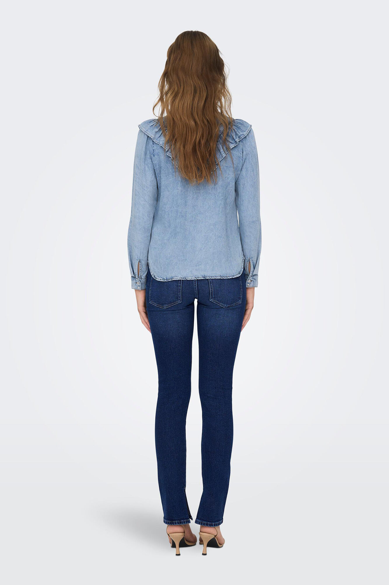 Calça jeans de corte reto com fendas