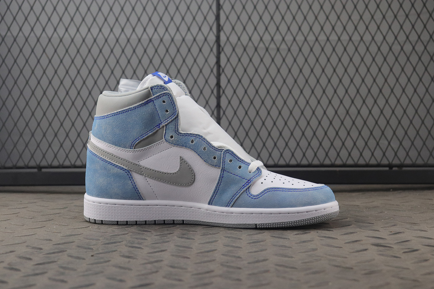 Jordan 1 Retro High OG Hyper Royal