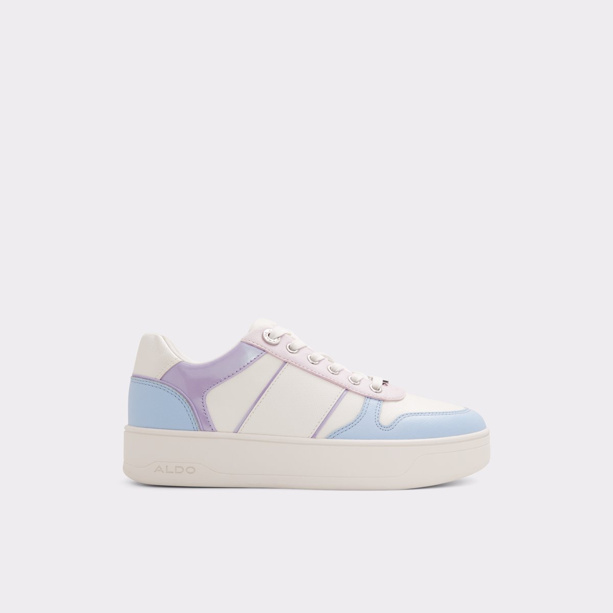 Clubhouse-l Blue Women Low top sneakers
