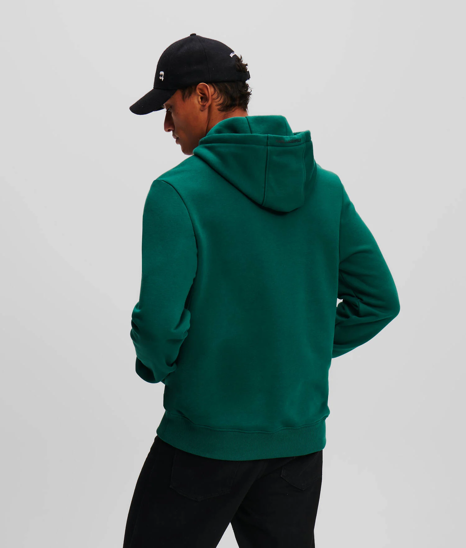 SWEAT À CAPUCHE AVEC ÉCUSSON K/IKONIK KARL