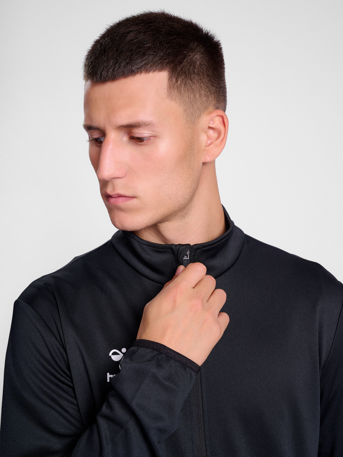 hmlESSENTIAL TRACK JACKET