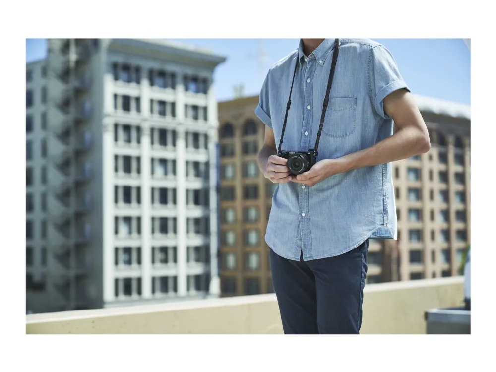 Sony a6100 ILCE-6100Y - Digitalkamera - spejlløst - 24.2 MP - APS-C - 4K / 30 fps - 3x optisk zoom 16-50 mm og 55-210 mm objektiver - Wi-Fi, NFC, Bluetooth - sort