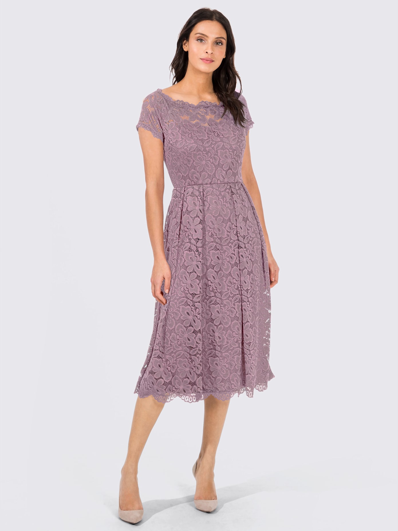 Robe en dentelle qualité tissée