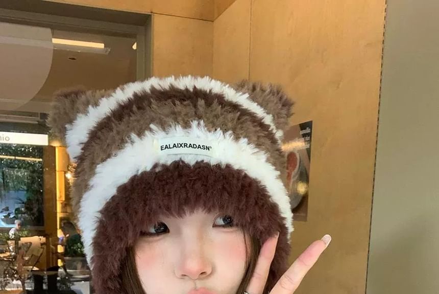Hyeeun - Gestreepte muts met kattenoren
