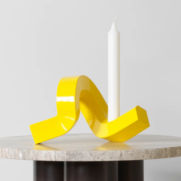 Normann Copenhagen - Crooked Kerzenständer, gelb
