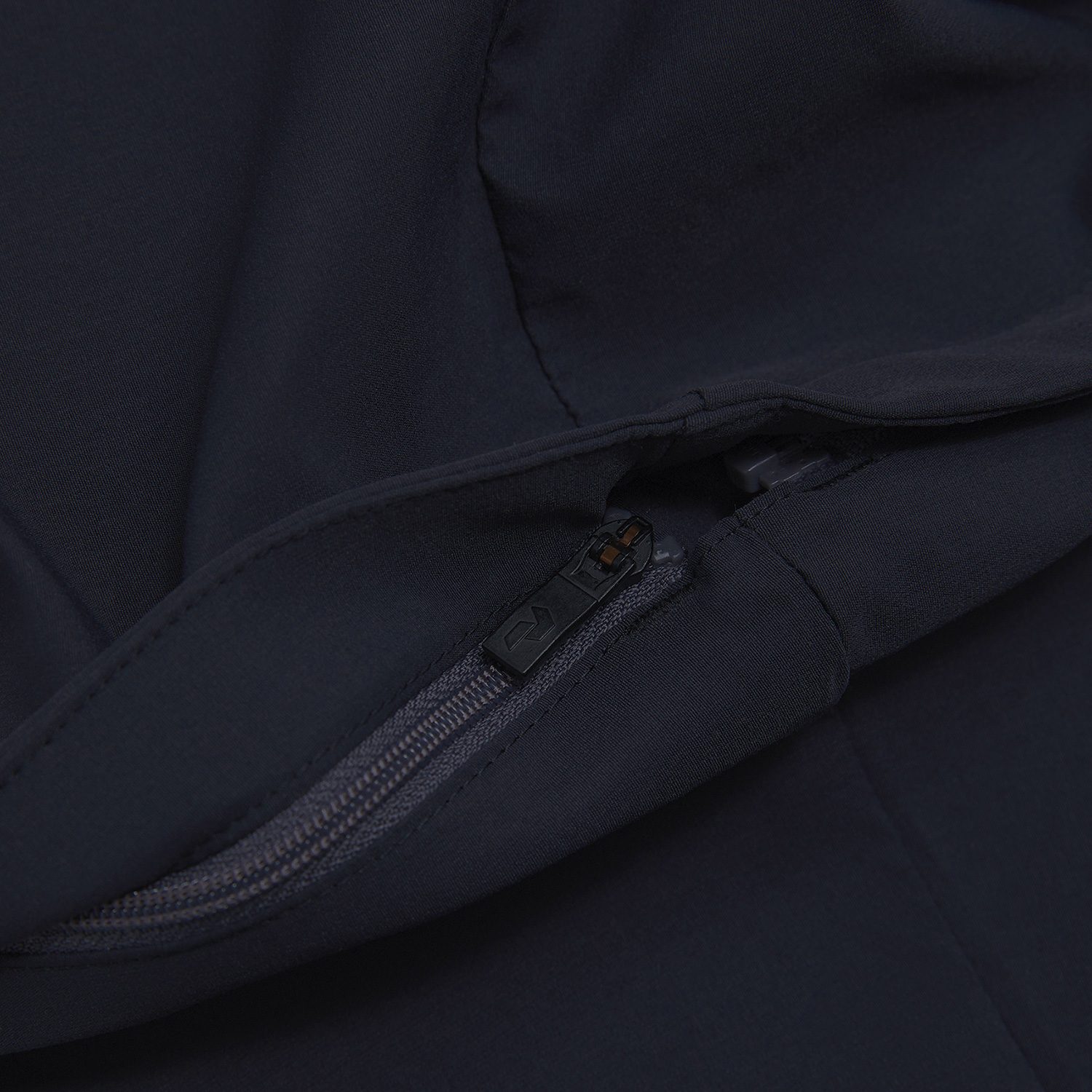 Peak Performance Iconiq Zip-Off Hose Damen schwarz
