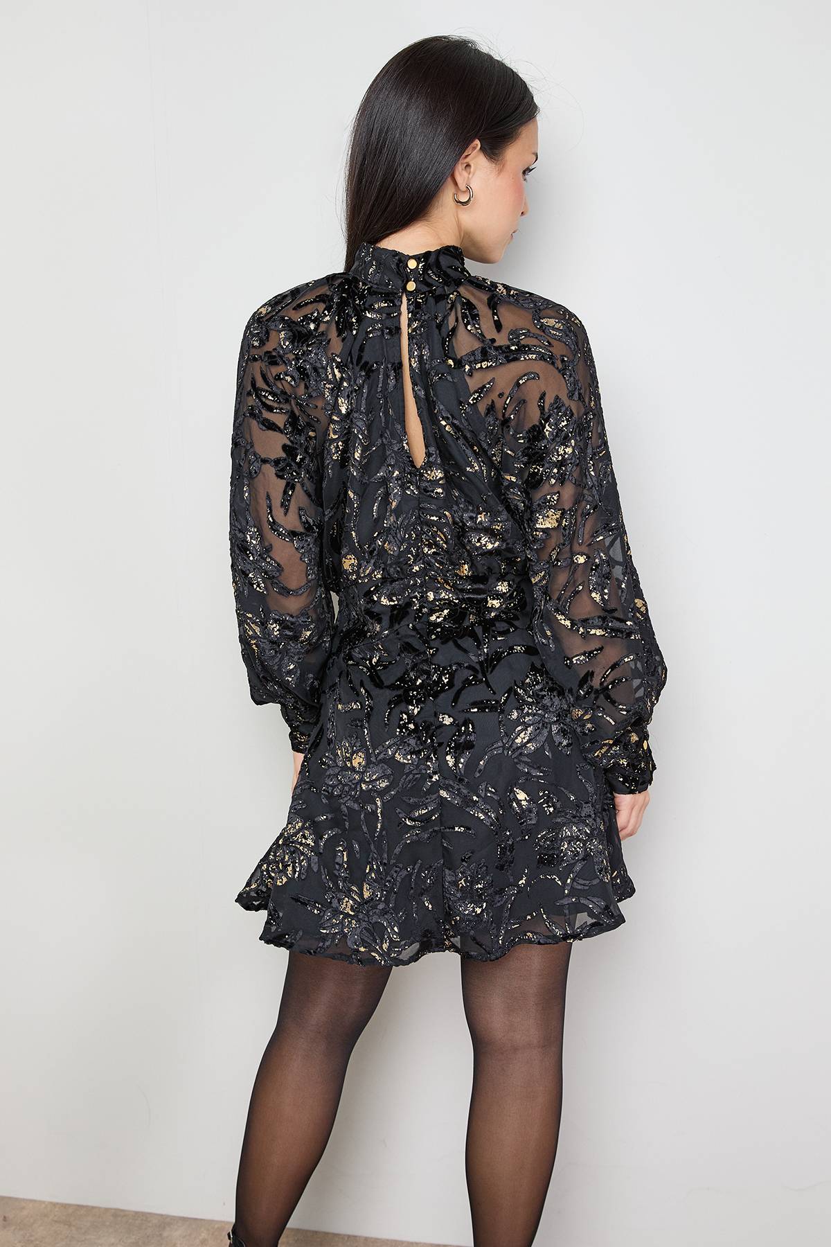 Oasis Robe Mini Petite à Col Montant Motif Floral Métallisé Dévoré