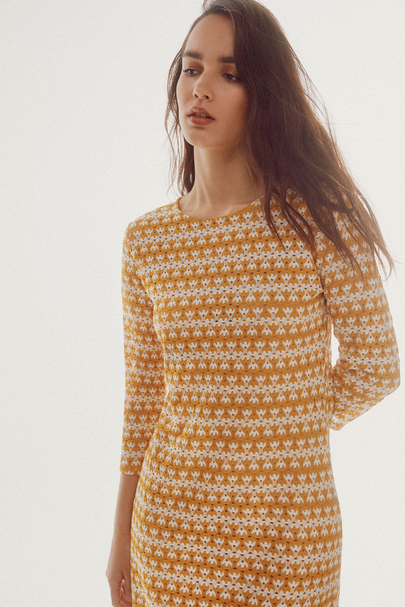 Vestido de renda tricotada - Estampa amarela