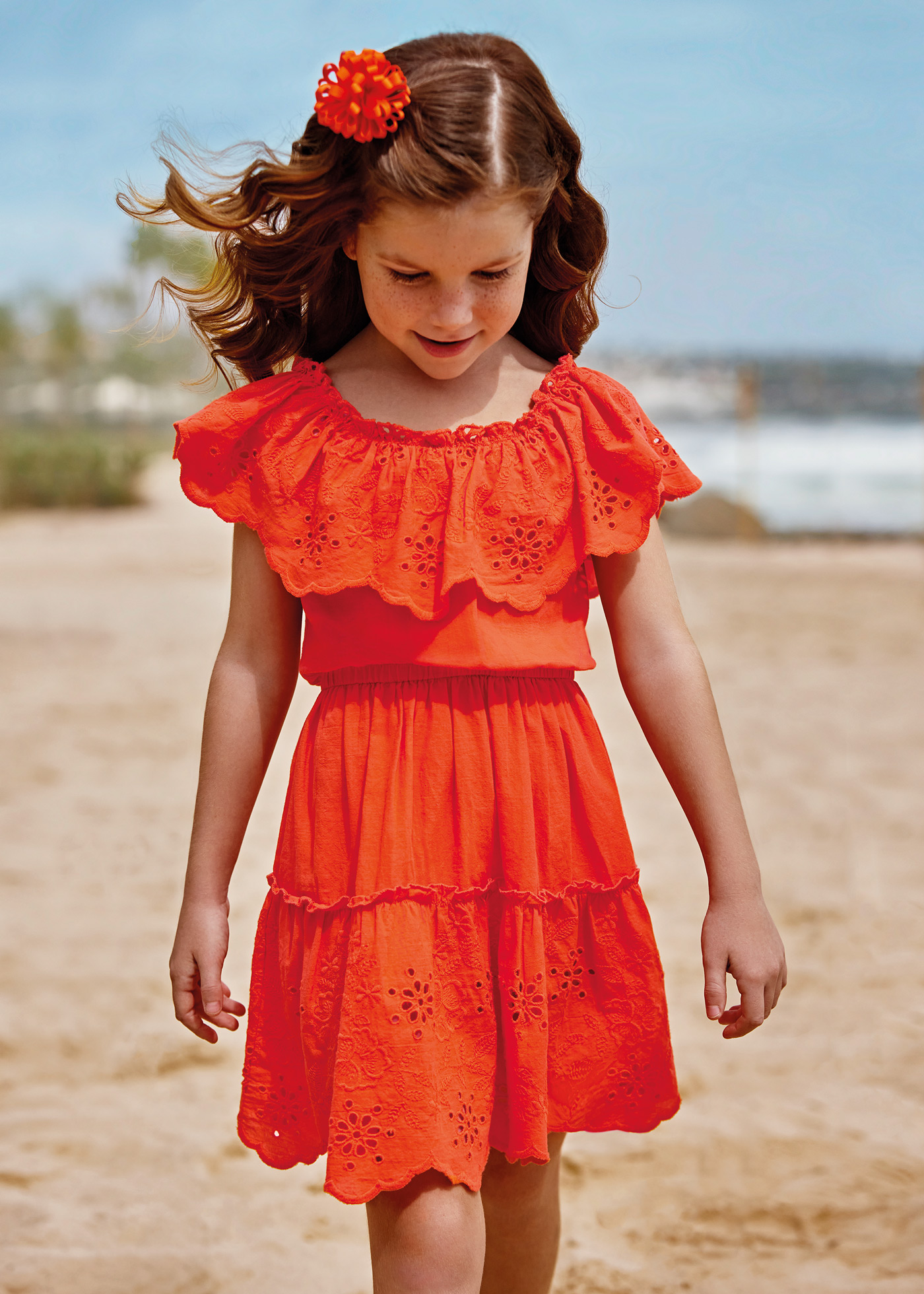 Vestido de algodão com estampa perfurada para meninas