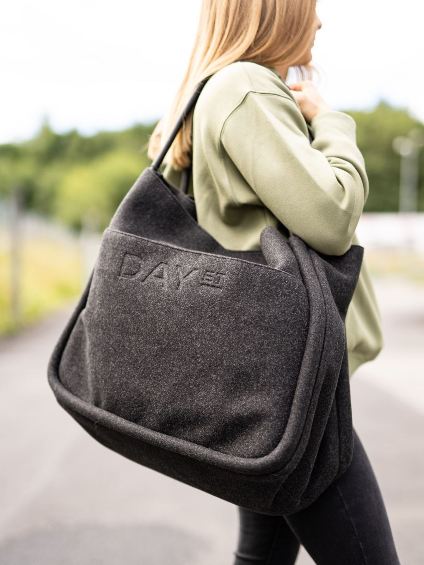 Day Woolen Mega Shopper