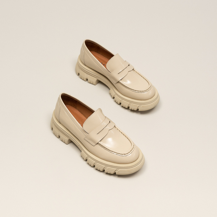 Mocassins à semelles crantées  en cuir glacé écru