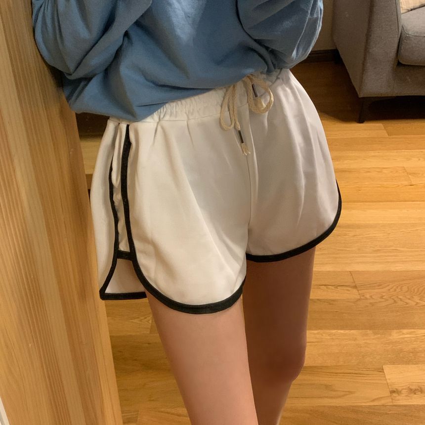 Monroll - Shorts met contrasterende afwerking