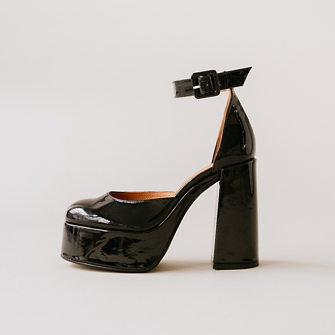 Babies à talons hauts et plateformes  en cuir vernis noir