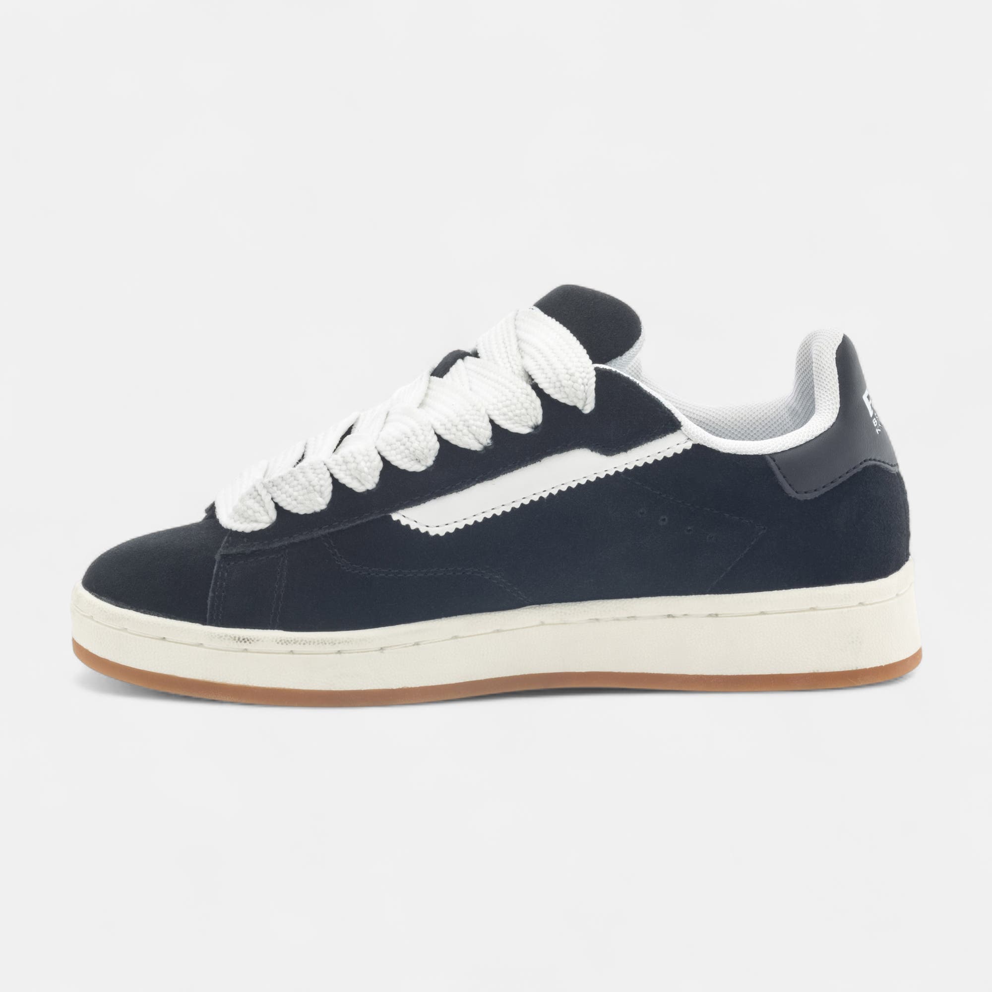 Baskets basses Femme en cuir noir