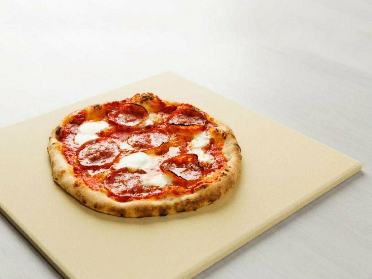 Ooni Karu 12 en Karu 2 pizzasteen