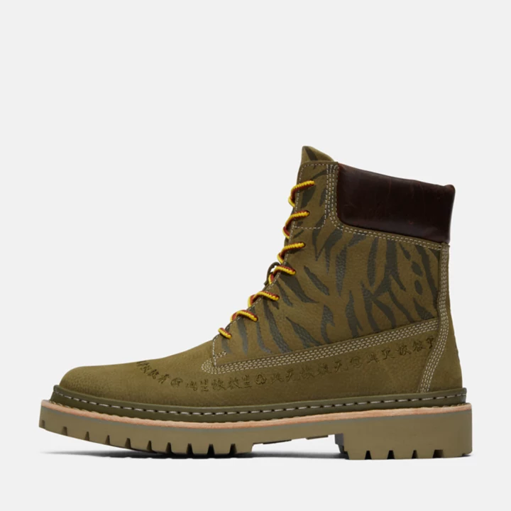 Bota Timberland x CLOT Future73 Timberloop de 6 polegadas para mulheres na cor verde escuro.