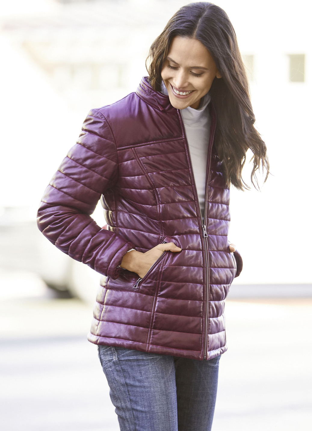 Lederjacke mit abtrennbarer Kapuze
