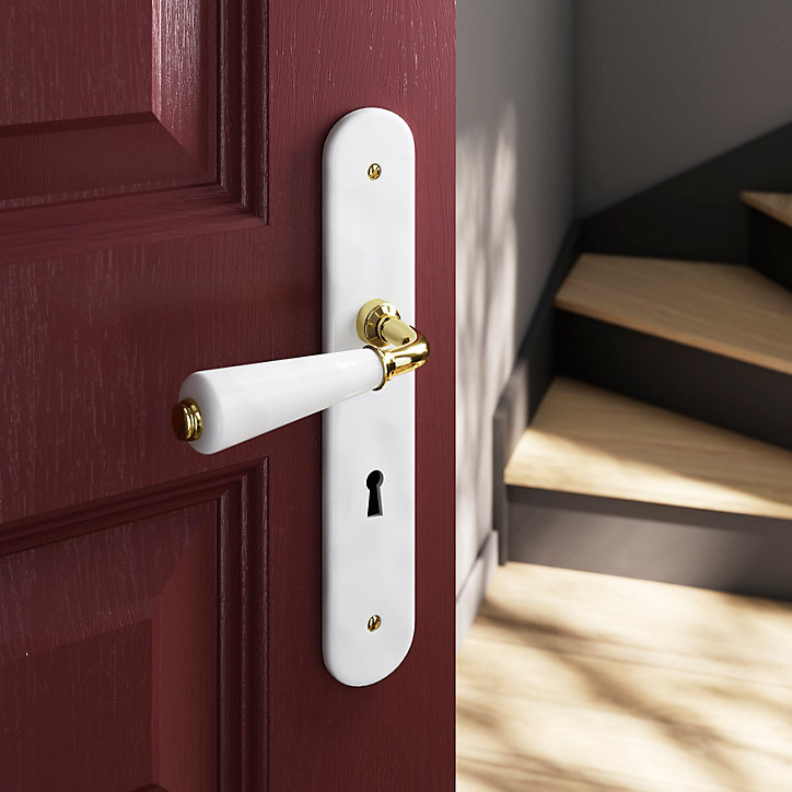 Ensemble poignée sur plaque Droit serrure GoodHome Porcelaine Vras blanc L.115mm x l.45mm entraxe 195mm