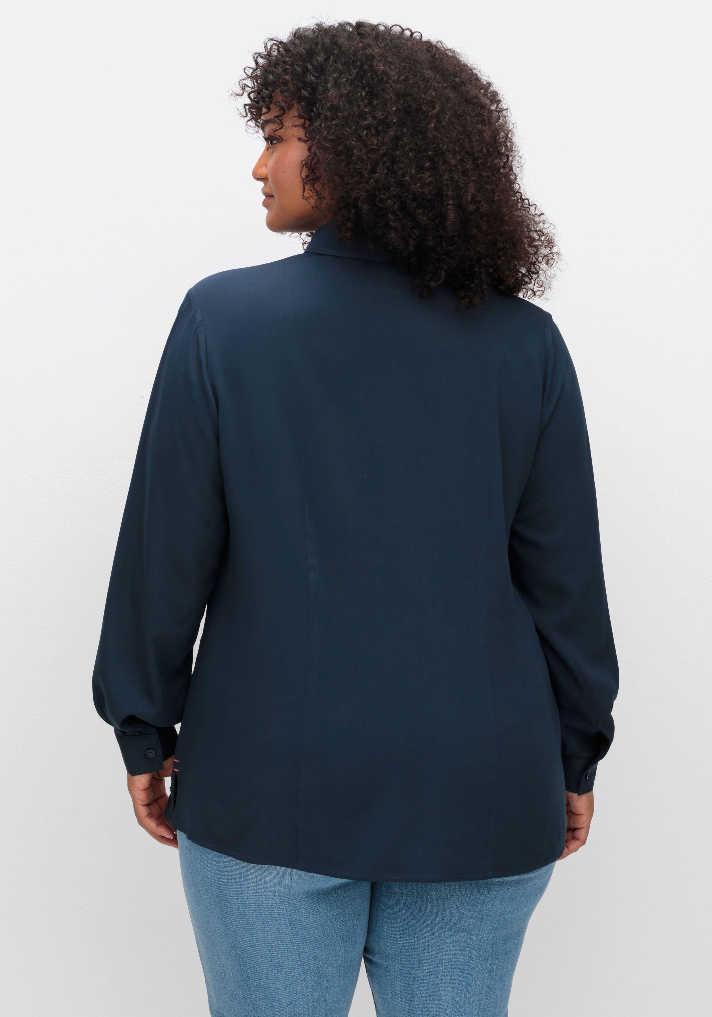 Twillbluse mit Wordingprint am Ärmelsaum