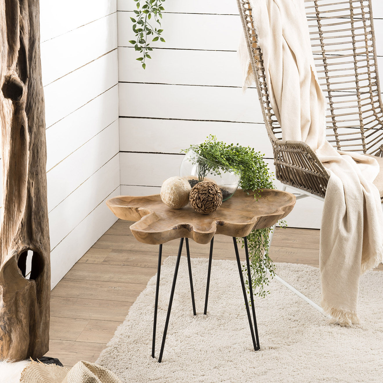 Macabane Table d'appoint Clara teck - 56x60x49 cm
