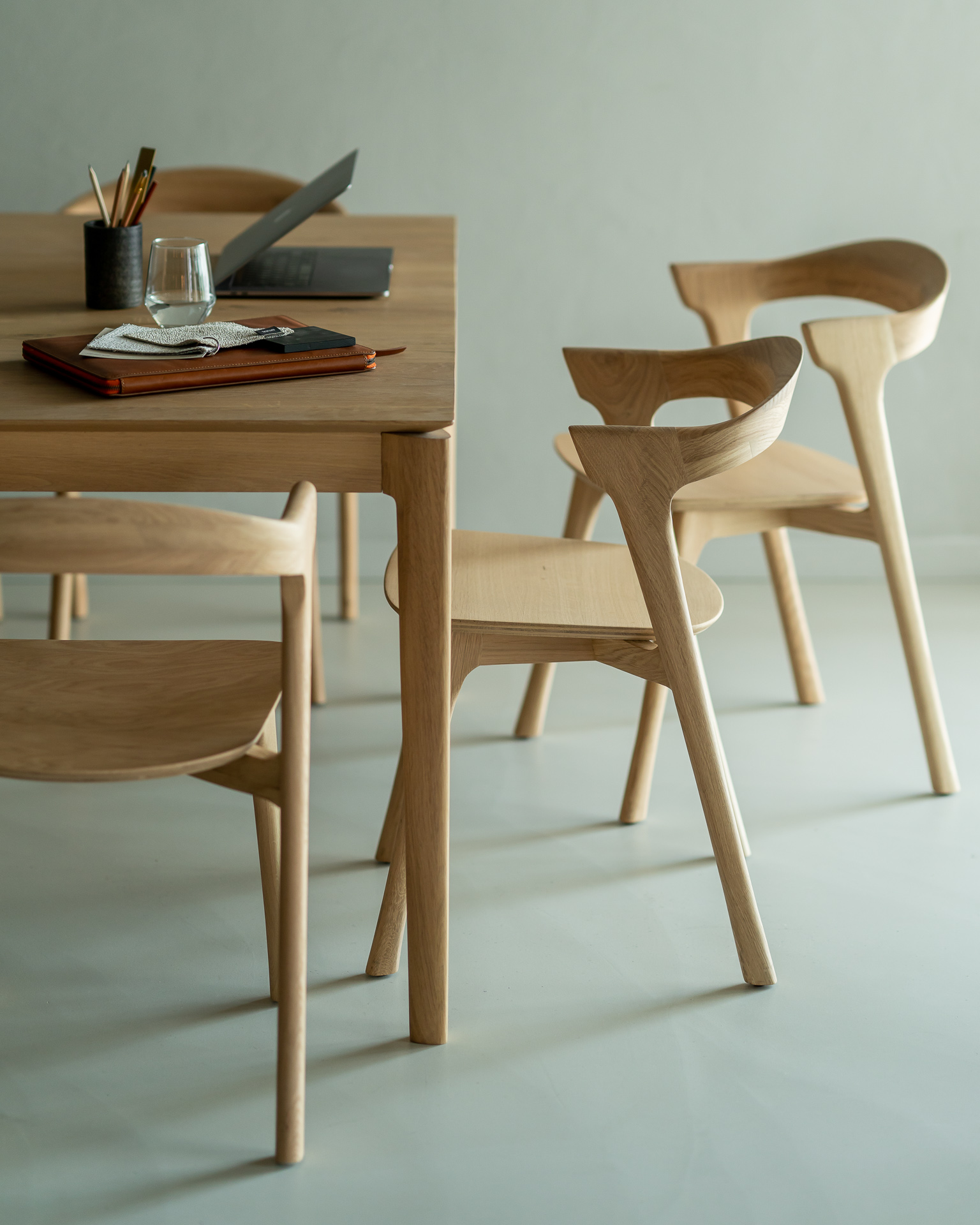 Eettafel Bok 145x145 cm eiken gelakt