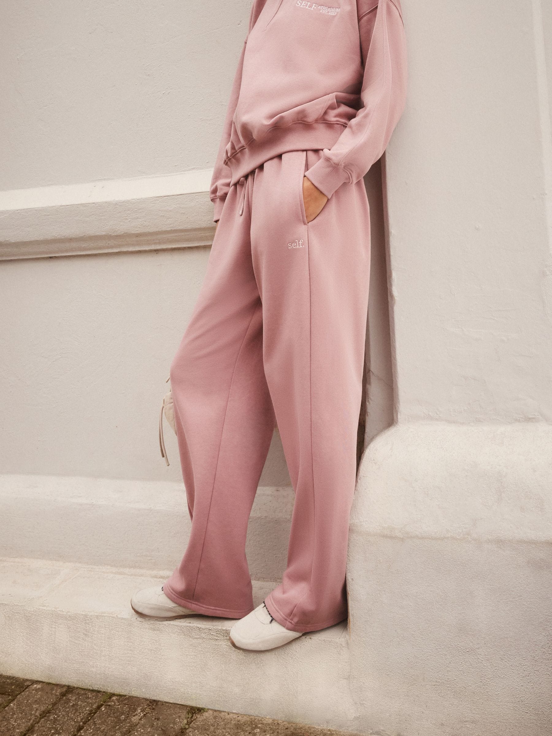 Roze - self. joggingbroek met wijde pijpen