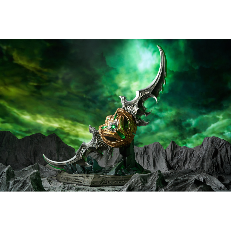 World of Warcraft- Warglaive of Azzinoth Single Replica Scale 1/1 (MOUNT IS NOT INCLUDED)
