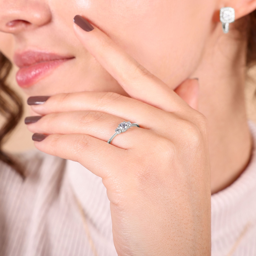 Trilogie Ring 750/18 K Weissgold mit Diamanten 0.33 ct H/si