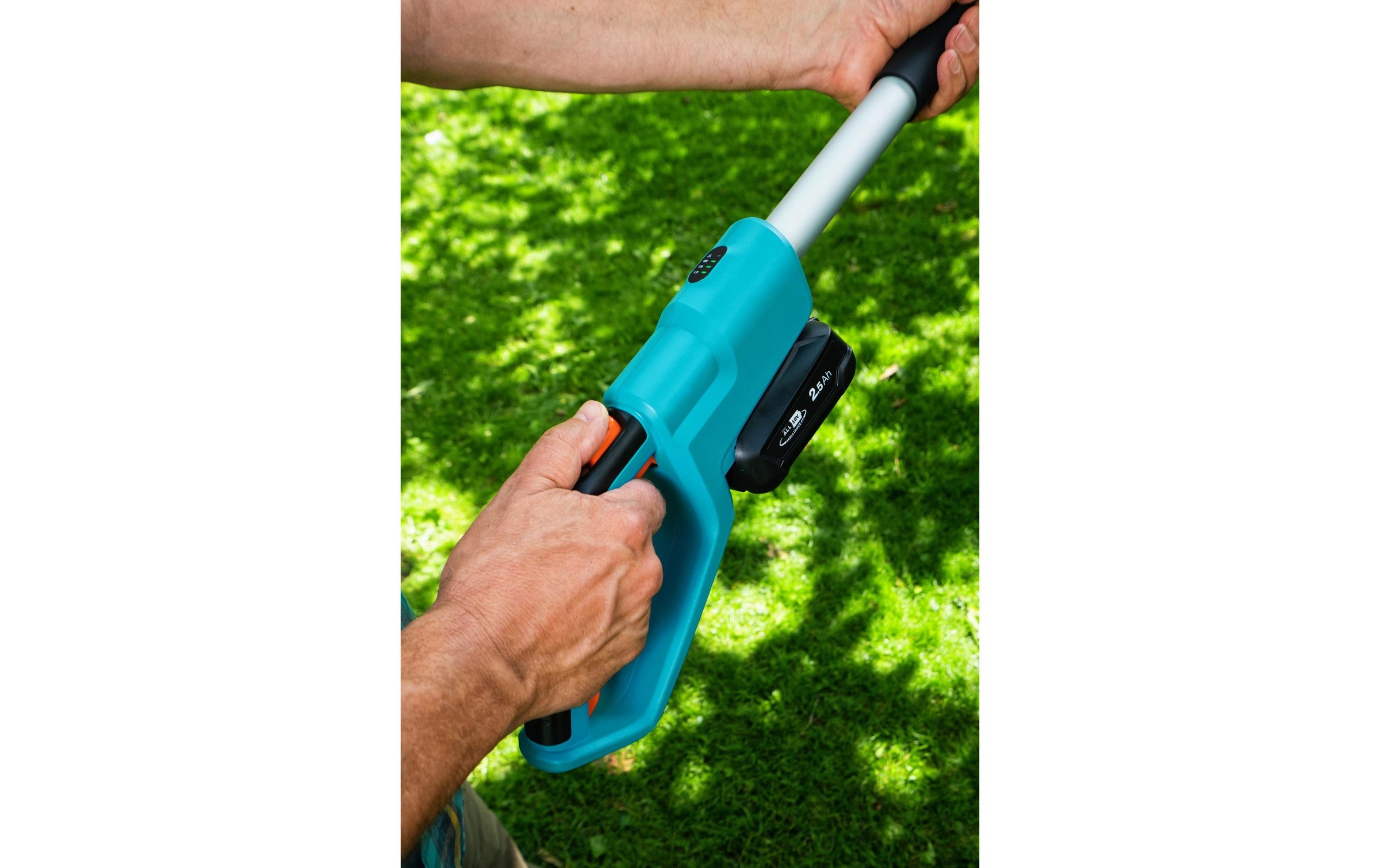 GARDENA Teleskop-Heckenschere »Gardena Teleskop-Heckenschere THS 4« ()  Mit Akku/Ladegerät