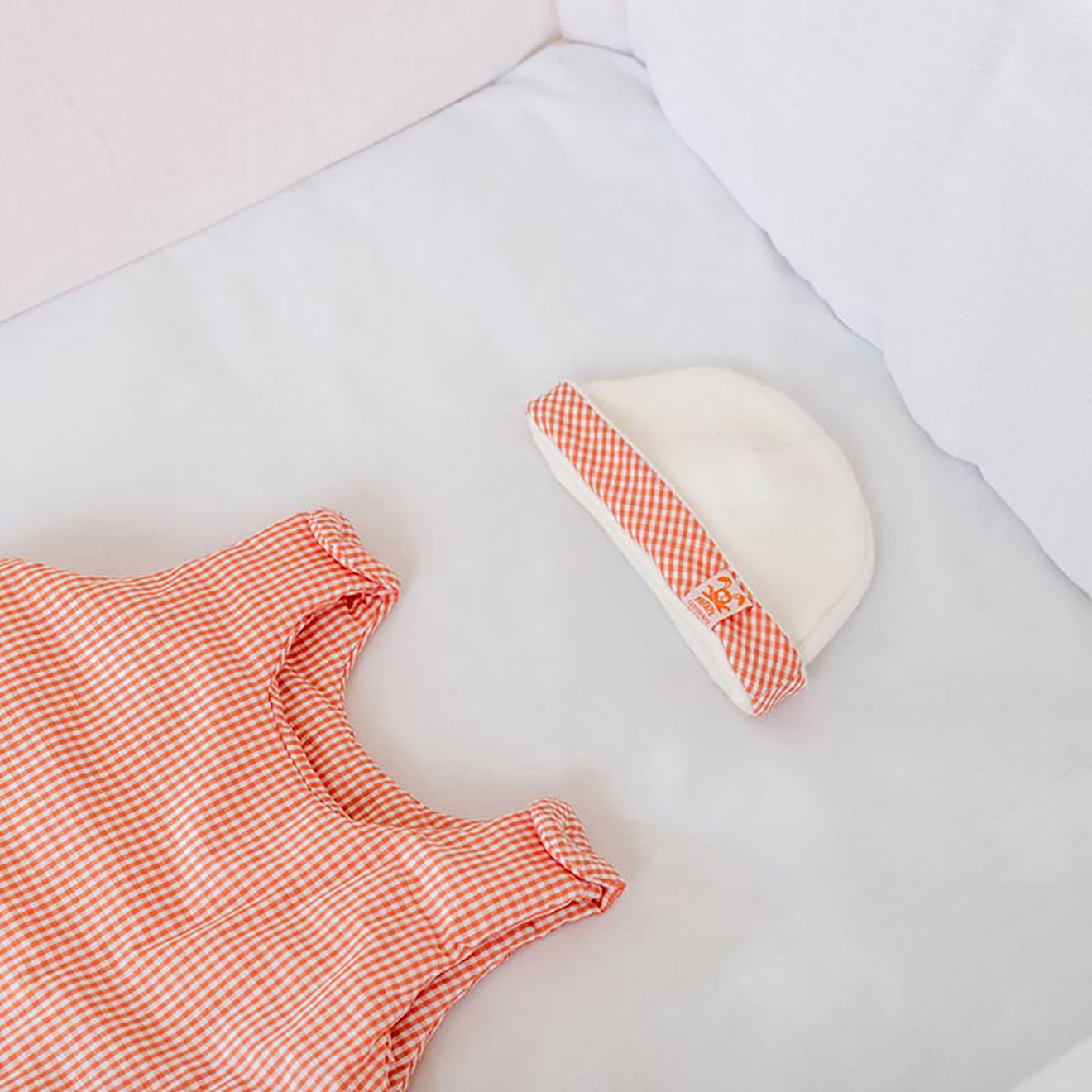 Papate Bonnet de Naissance en Coton Bio blanc/vichy - 20x12 cm