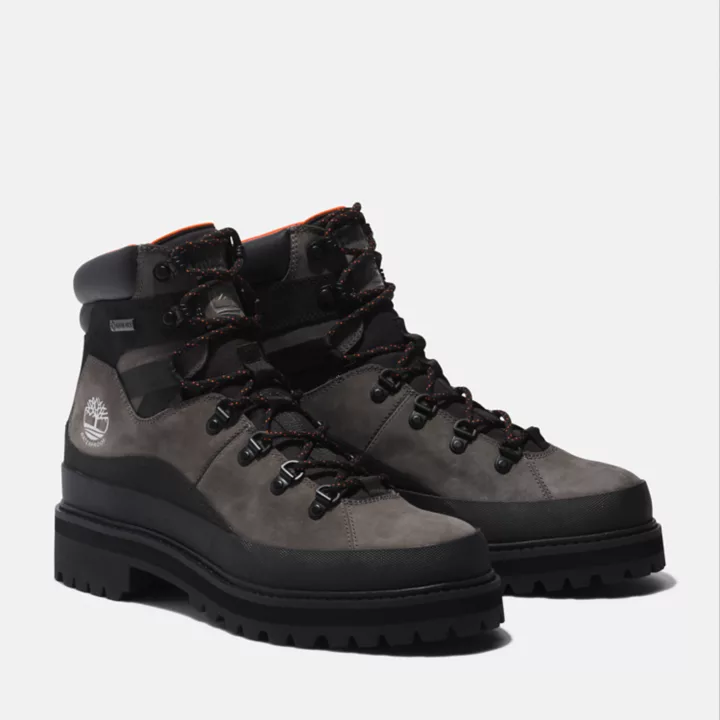 Bota masculina Vibram e Gore-Tex na cor cinza.